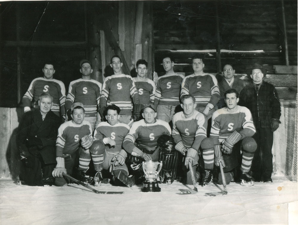 Slocan City Hockey Team, circa 1940