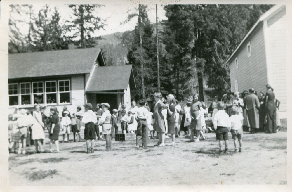 Elementary (left) and High (right) schools, circa 1930s.